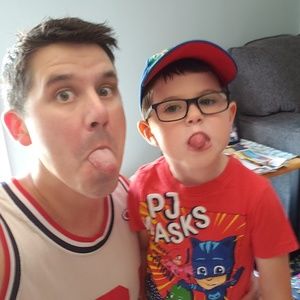 Meet your Posher, Derek